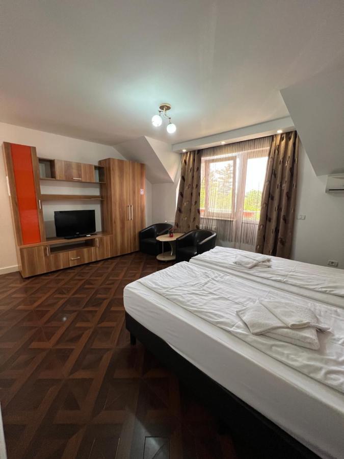 Hotel Gorunul Hunedoara Bagian luar foto