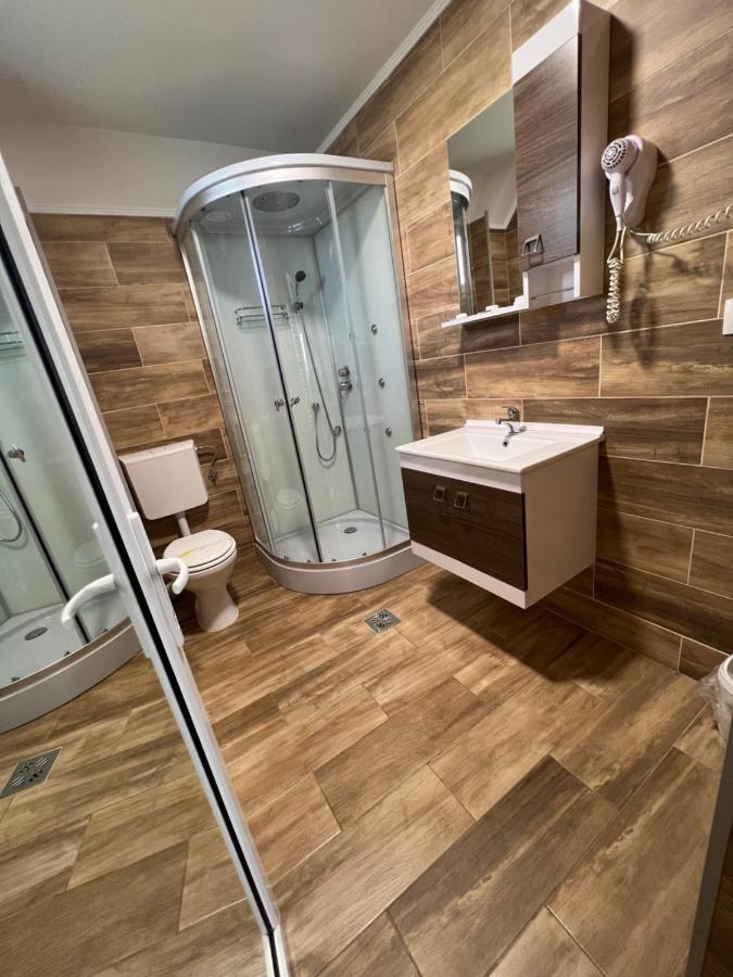 Hotel Gorunul Hunedoara Bagian luar foto